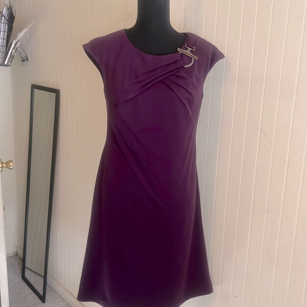 Adrianna Papell dress size 6. Collar to hem 32.5 sleeveless